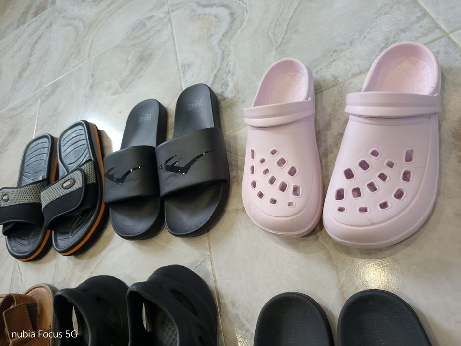 Крокси тапкі шлепкі фірмові сандалі