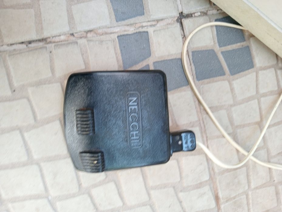 Máquina de costura elétrica com motor  nova