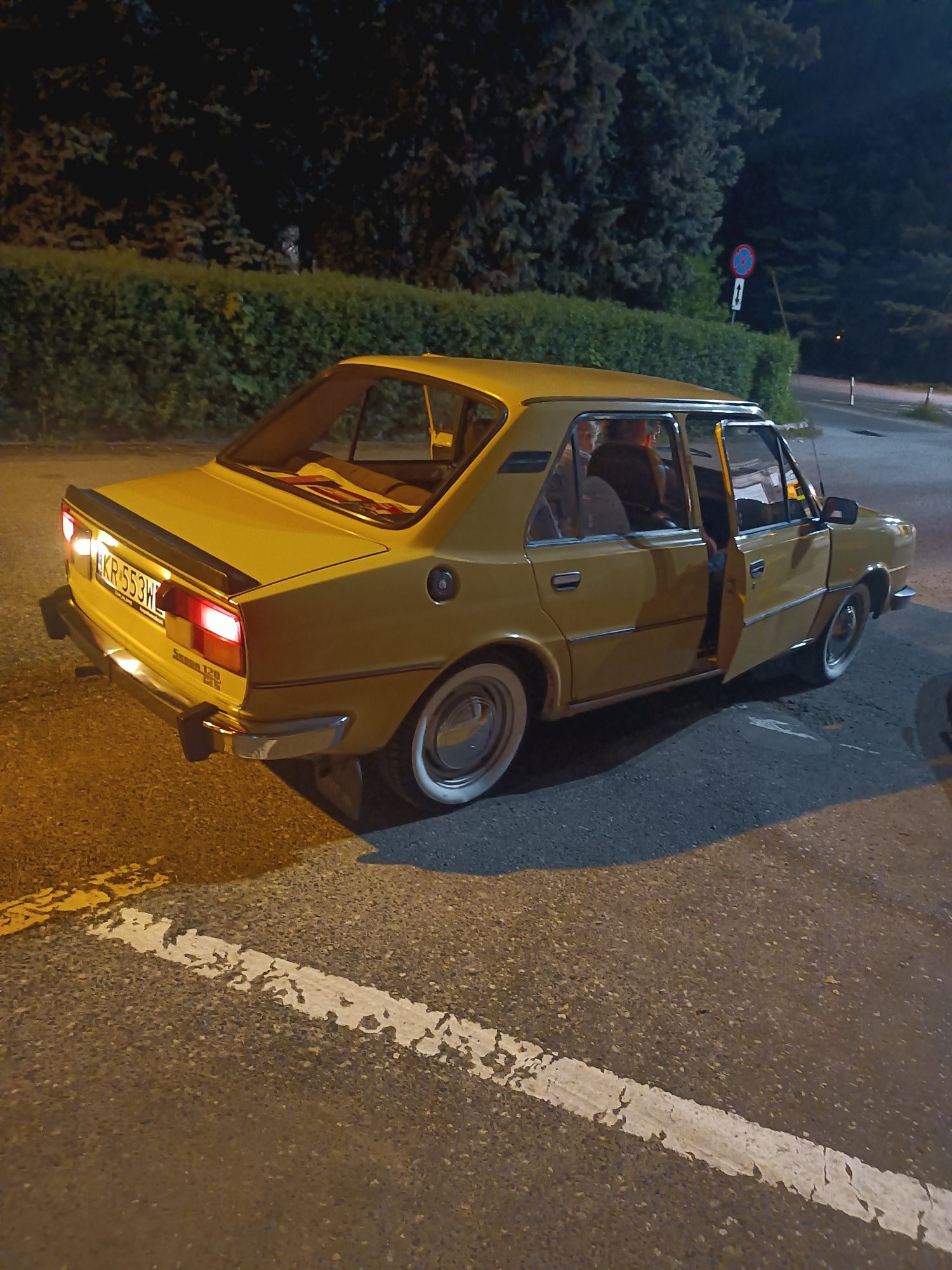 Auto do ślubu Skoda 120 GLS z 1979 r.