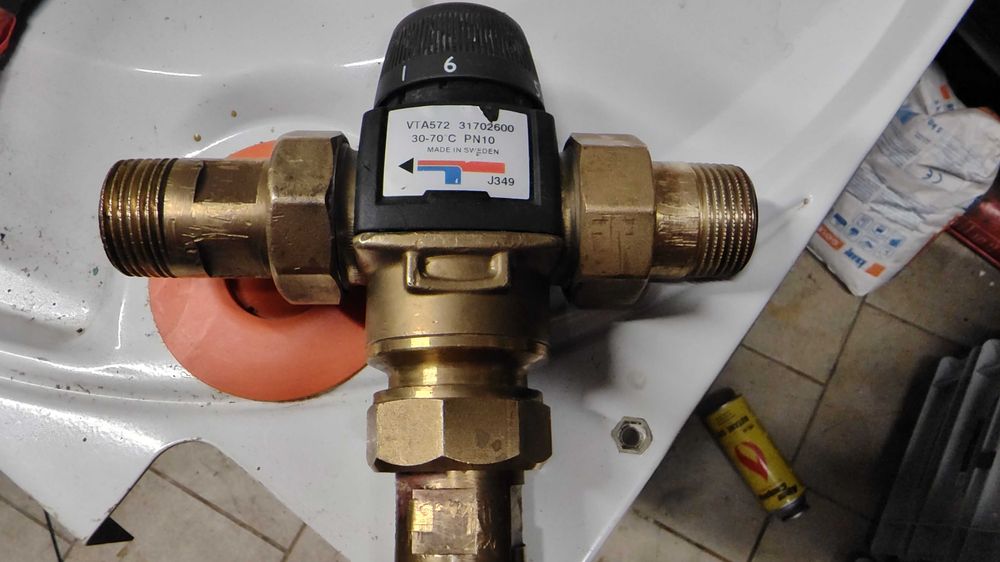 Zawór mieszający ESBE VTA572. 5/4"  ESBE zakres od 30 do 70 stopni