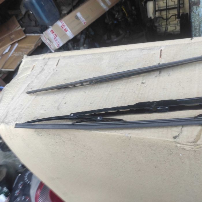 ramię ramiona wycieraczek przód KOMPLET Toyota Yaris I