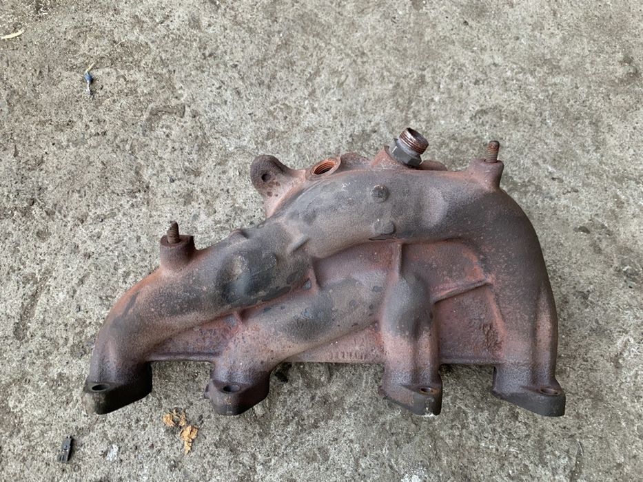 Коллектор выпускной 1.6 MPI Skoda Octavia A5 Шкода Октавия 06A253033P