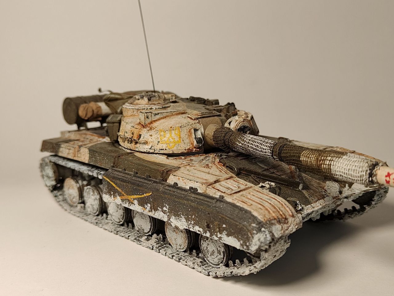 Український Т-64Б у масштабі 1/35 готова модель