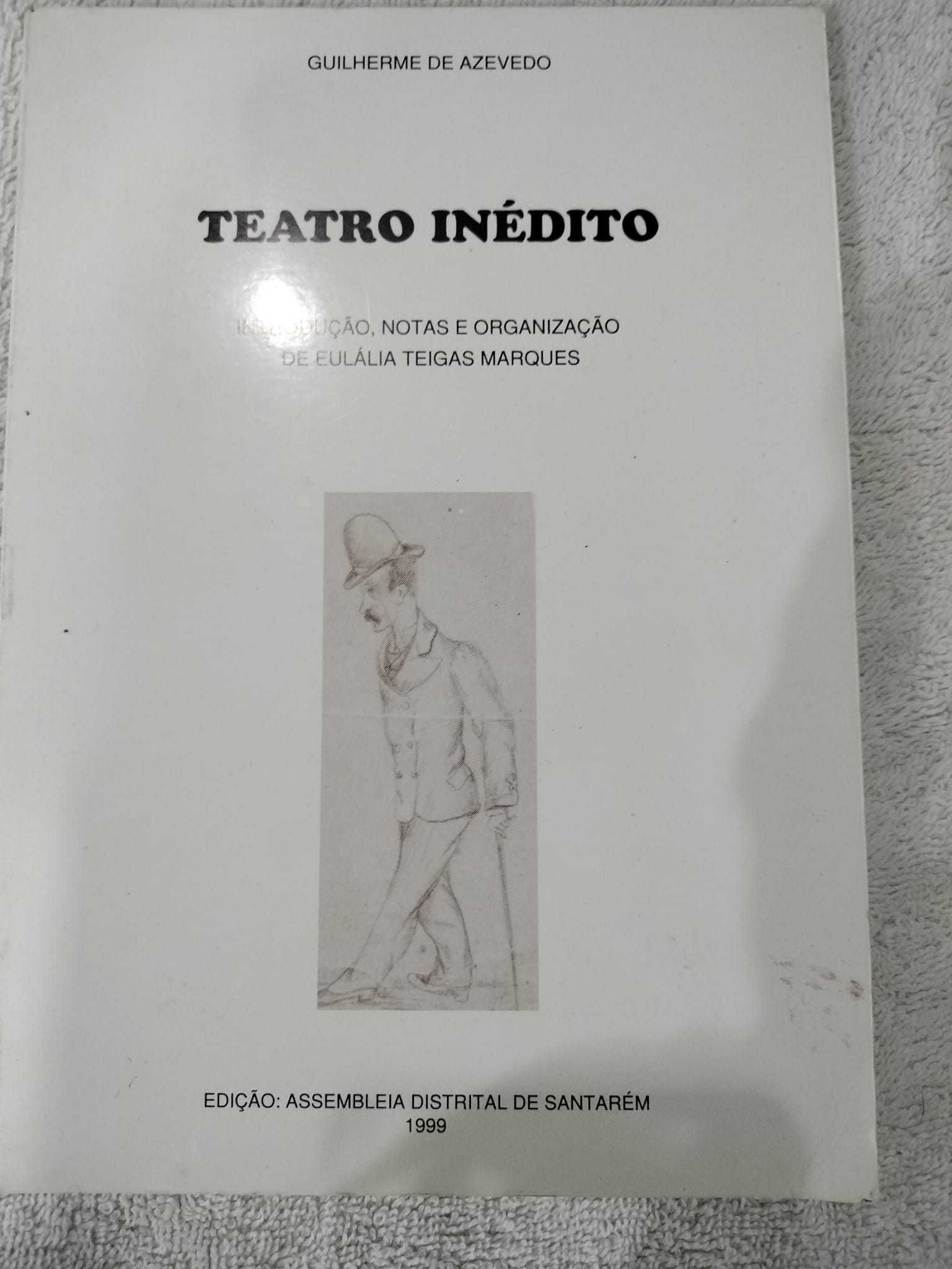 Livros de adulto/jovem adulto