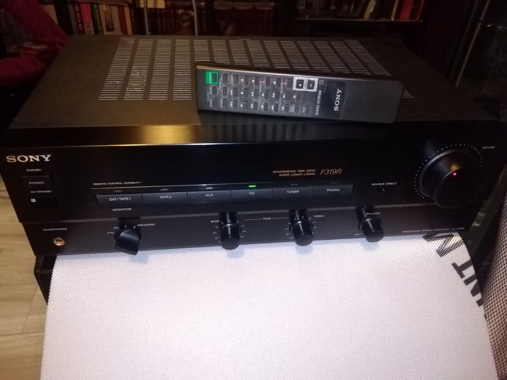 Amplificador Integrado Sony com comando