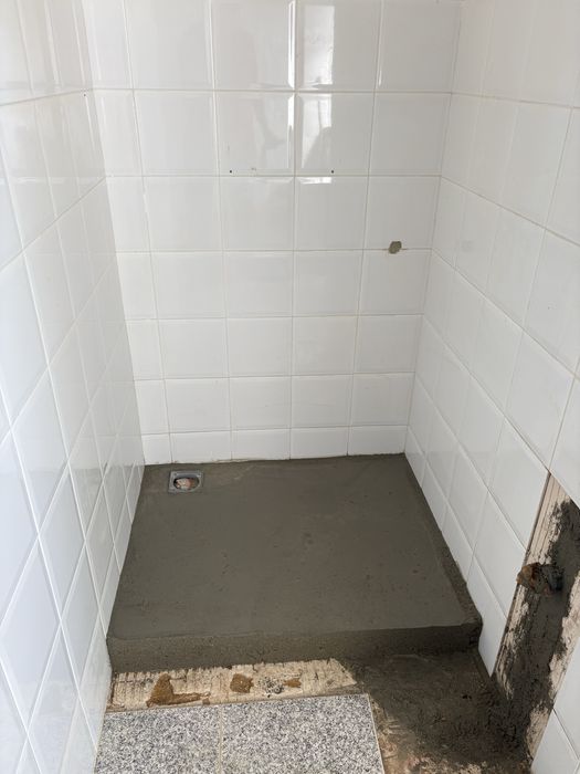 Serviço: remodelação, construção, eletrica, infiltraçao, ladrilho, etc