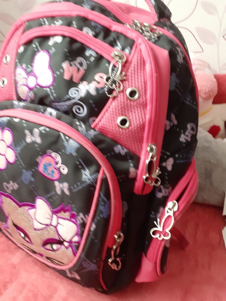 Рюкзак для дівчинки шкільний 1-4 клас