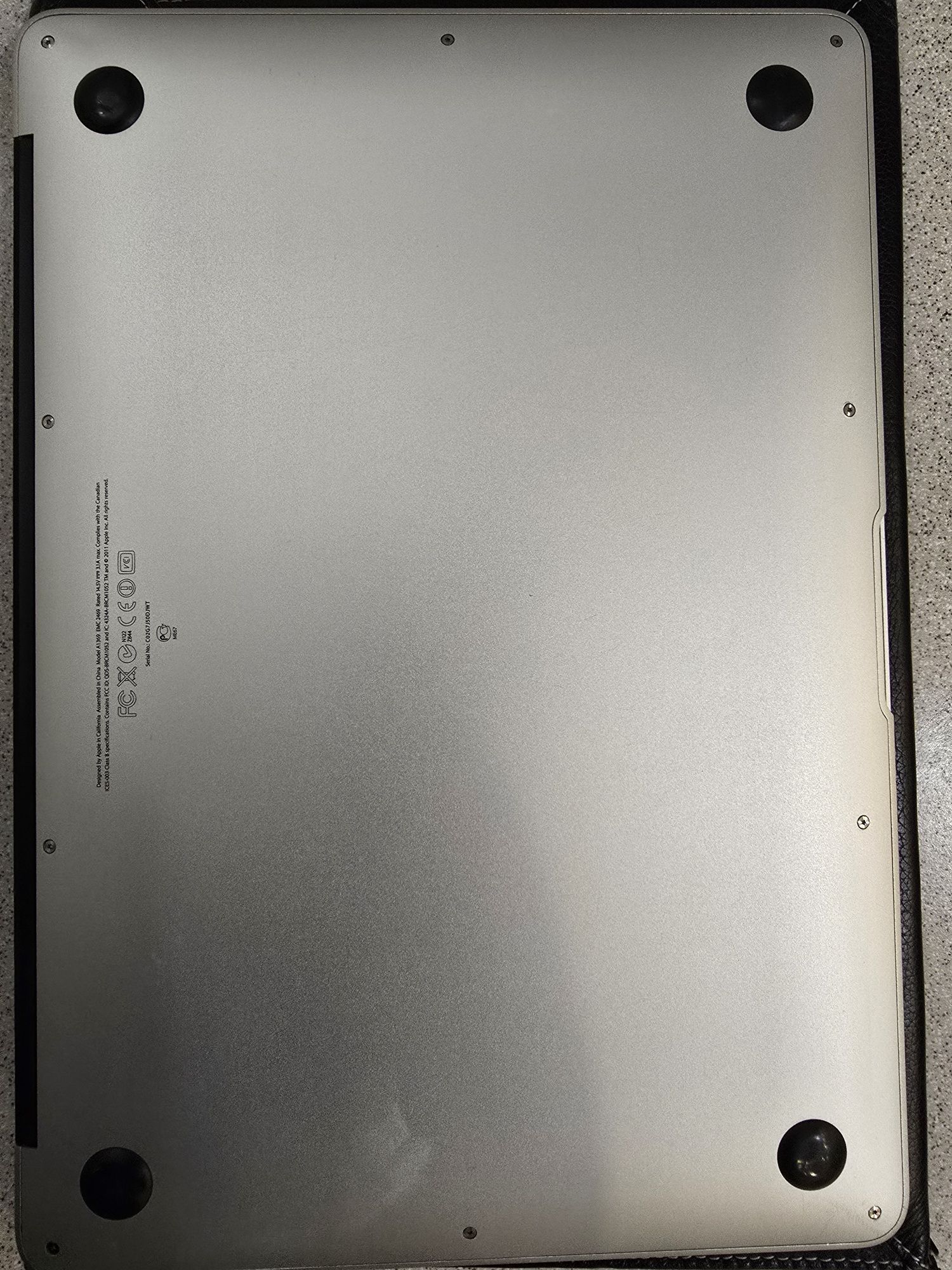 Продам MacBook Air 13" 2011 + подарунок!