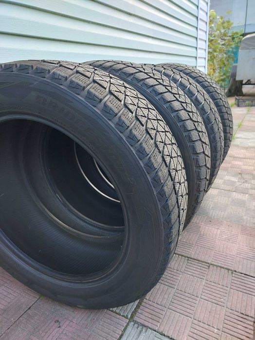 Продам комплект зима 235/55/R18 BRIDGESTONE Японія.