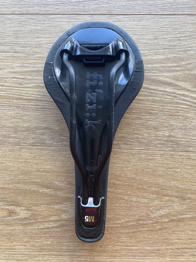 Fizik M5 siodełko rowerowe