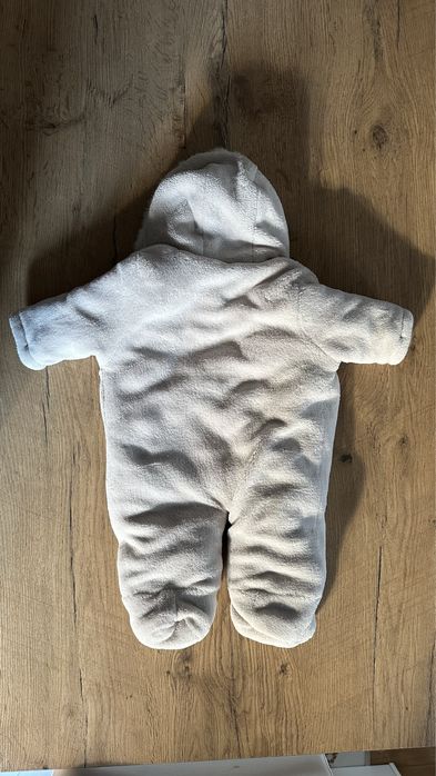 Kombinezon niemowlęcy zimowy (rozmiar 56)