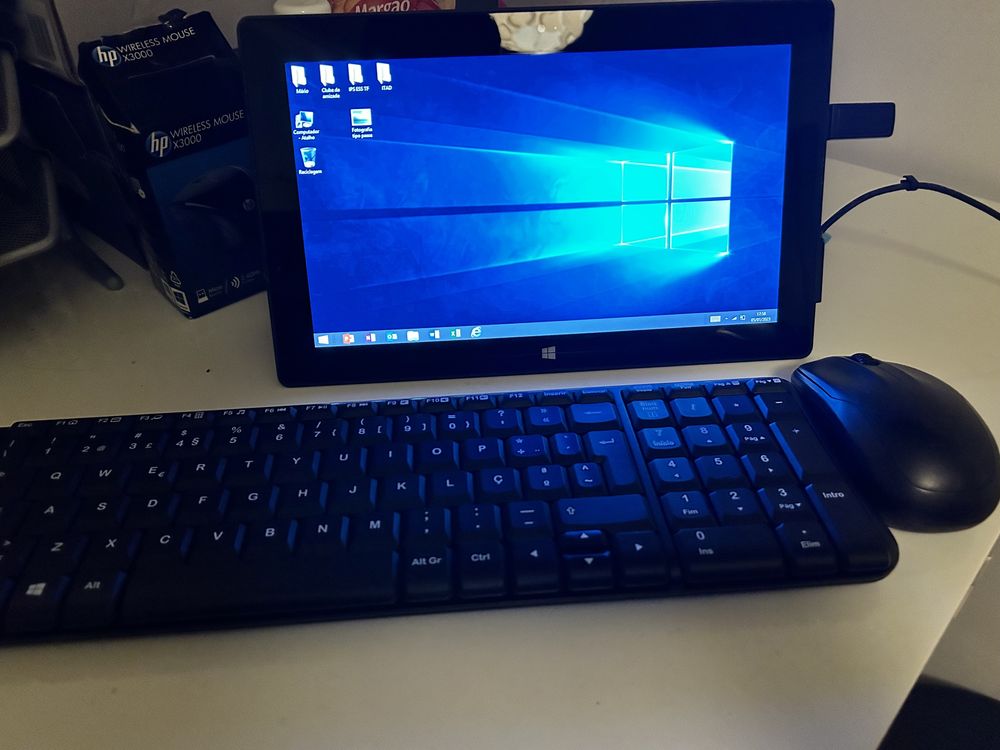 Microsoft Surface RT 64 Gb + Rato e teclado Logitech