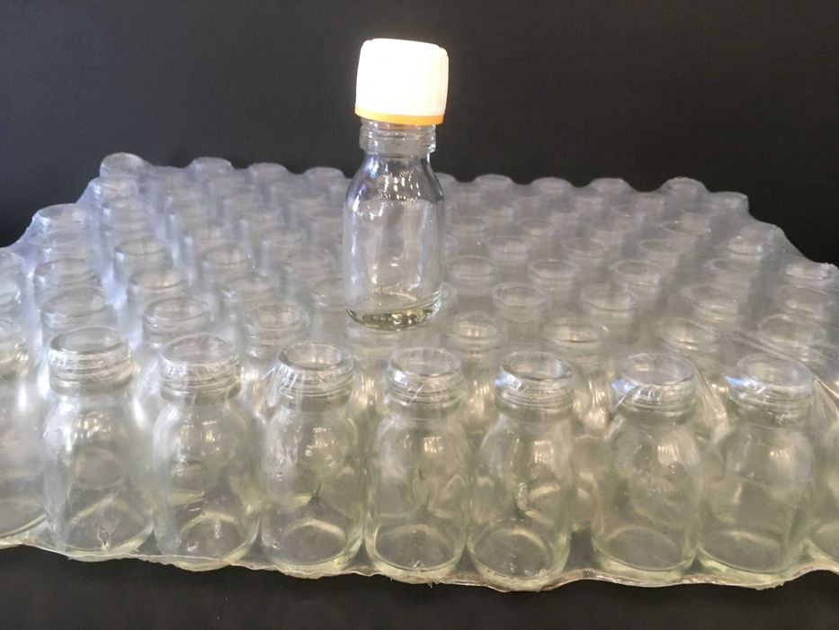 Frascos em vidro para colocar varios produtos