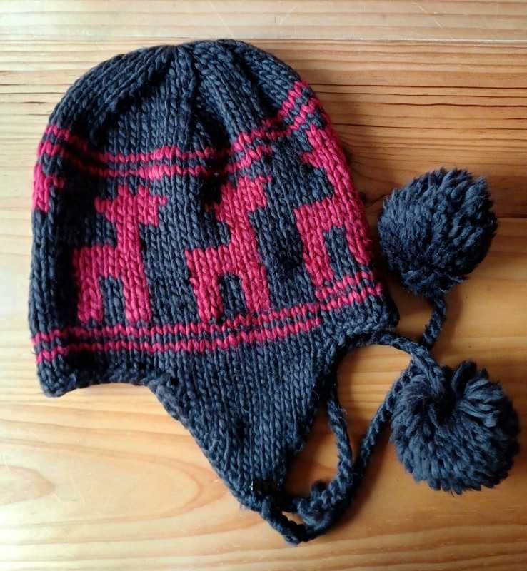 Gorro com pompons