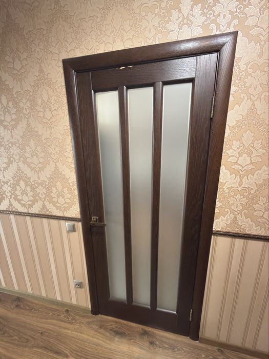 Двері міжкімнатні з фурнітурю б/у