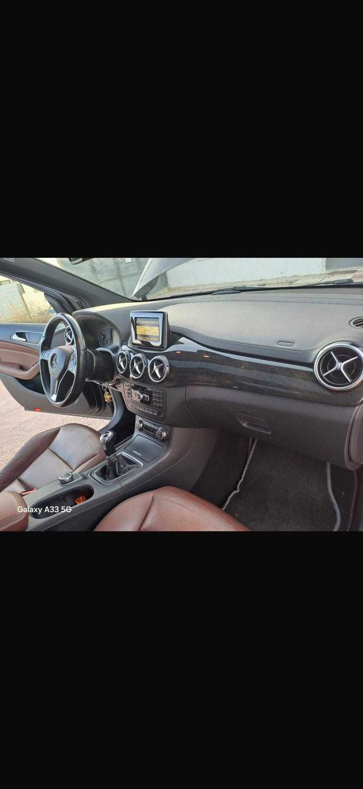 Mercedes Benz  B200