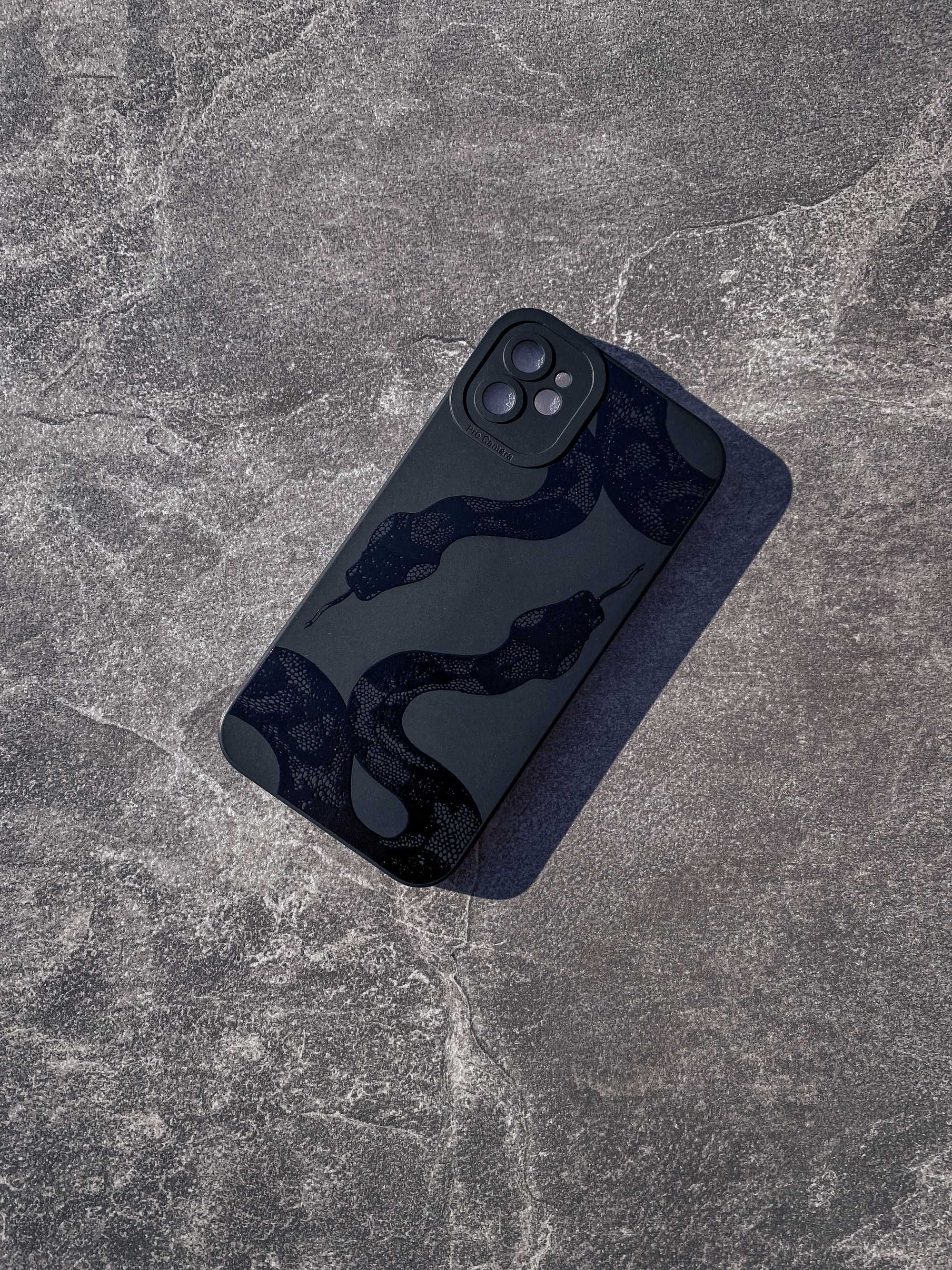 Черный силиконовый чехол змея принт на айфон iPhone 11