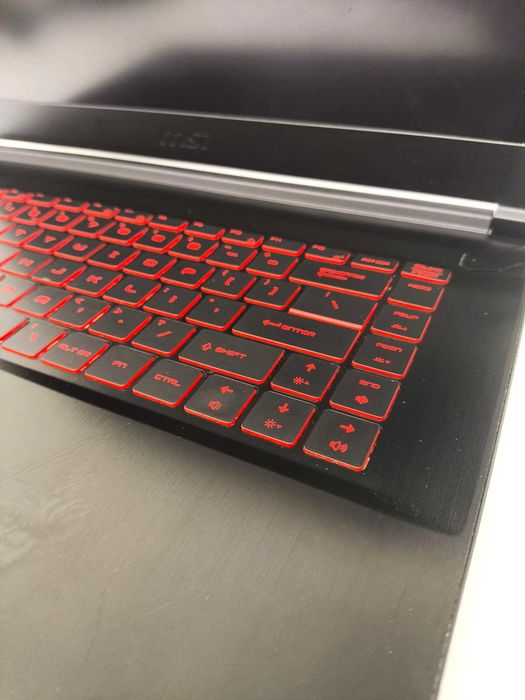Laptop GAMINGOWY MSI 15,6" 144Hz Core i5 16GB 512GB SSD RTX 3050 4GB