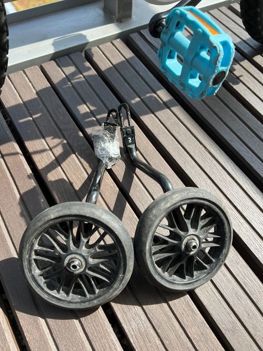 Rower 16 B-TWIN - Decathlon - dziecięcy - kółka boczne