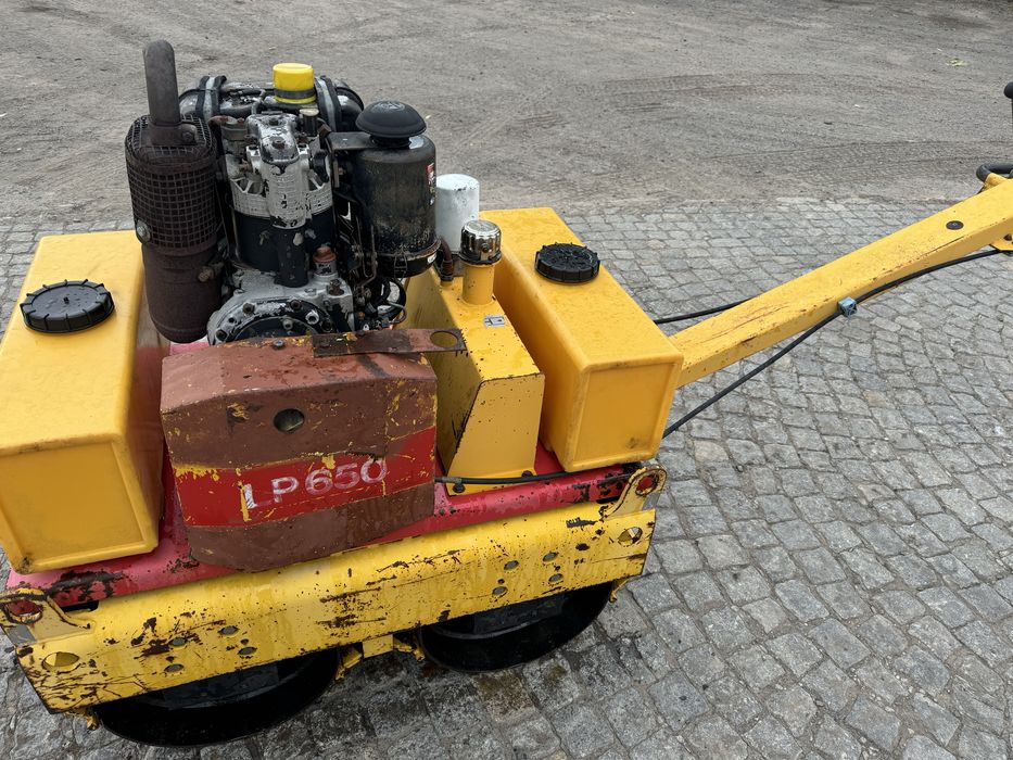 Walec wibracyjny Dynapac LP 650 750kg