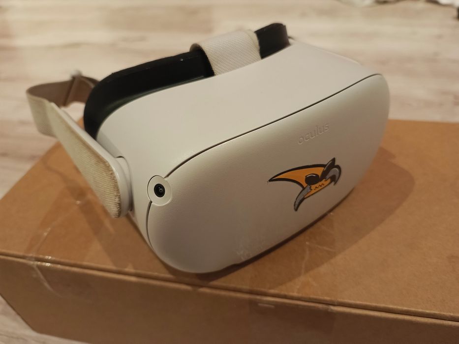 Oculus Quest 2 128 Gb + gra Swordsman