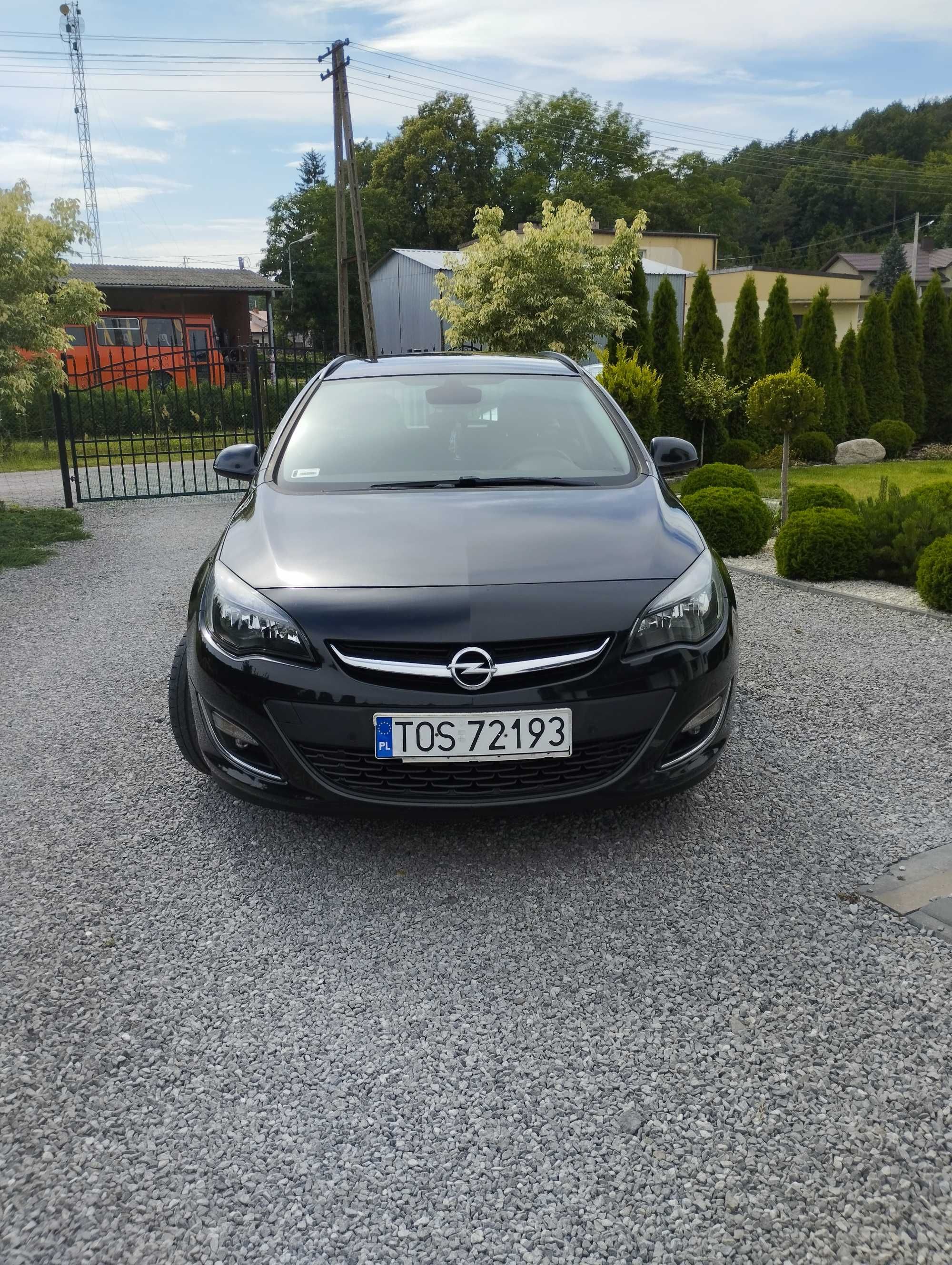 Opel Astra J Kombi CDTI 131 KM / 209 tys. / Bogate wyposażenie