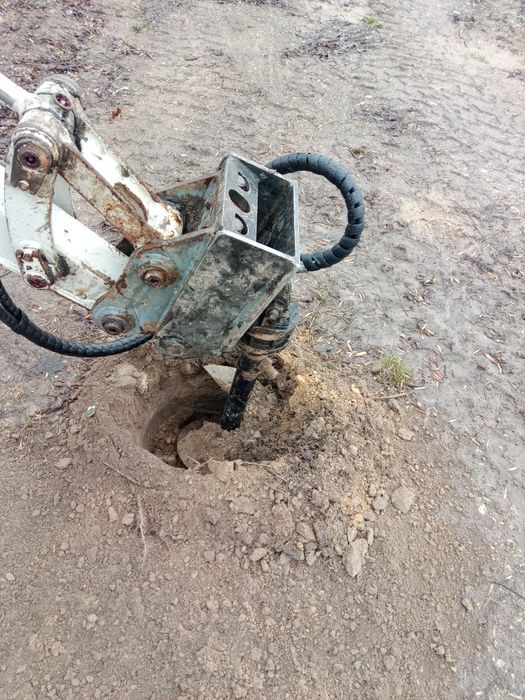 Usługi minikoparką wiertnica