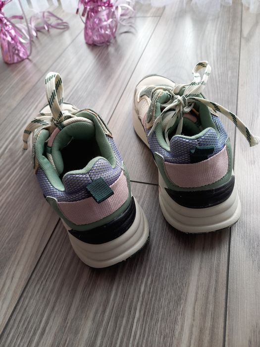 Sneakersy Stradivarius rozmiar 37 damskie