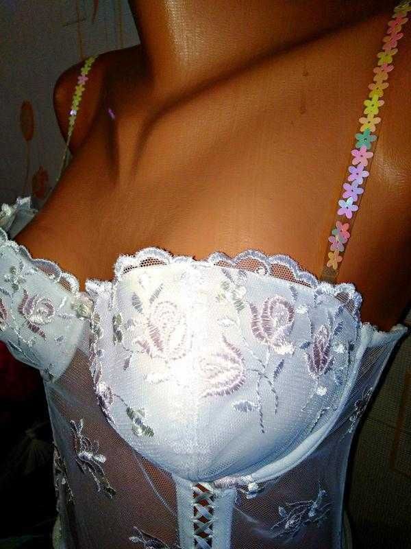 Шикарный корсет, бюстгальтер фирмы lingerie by c&a p. 80 c