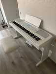 Синтезатор / пианино/ Yamaha / DGX-670