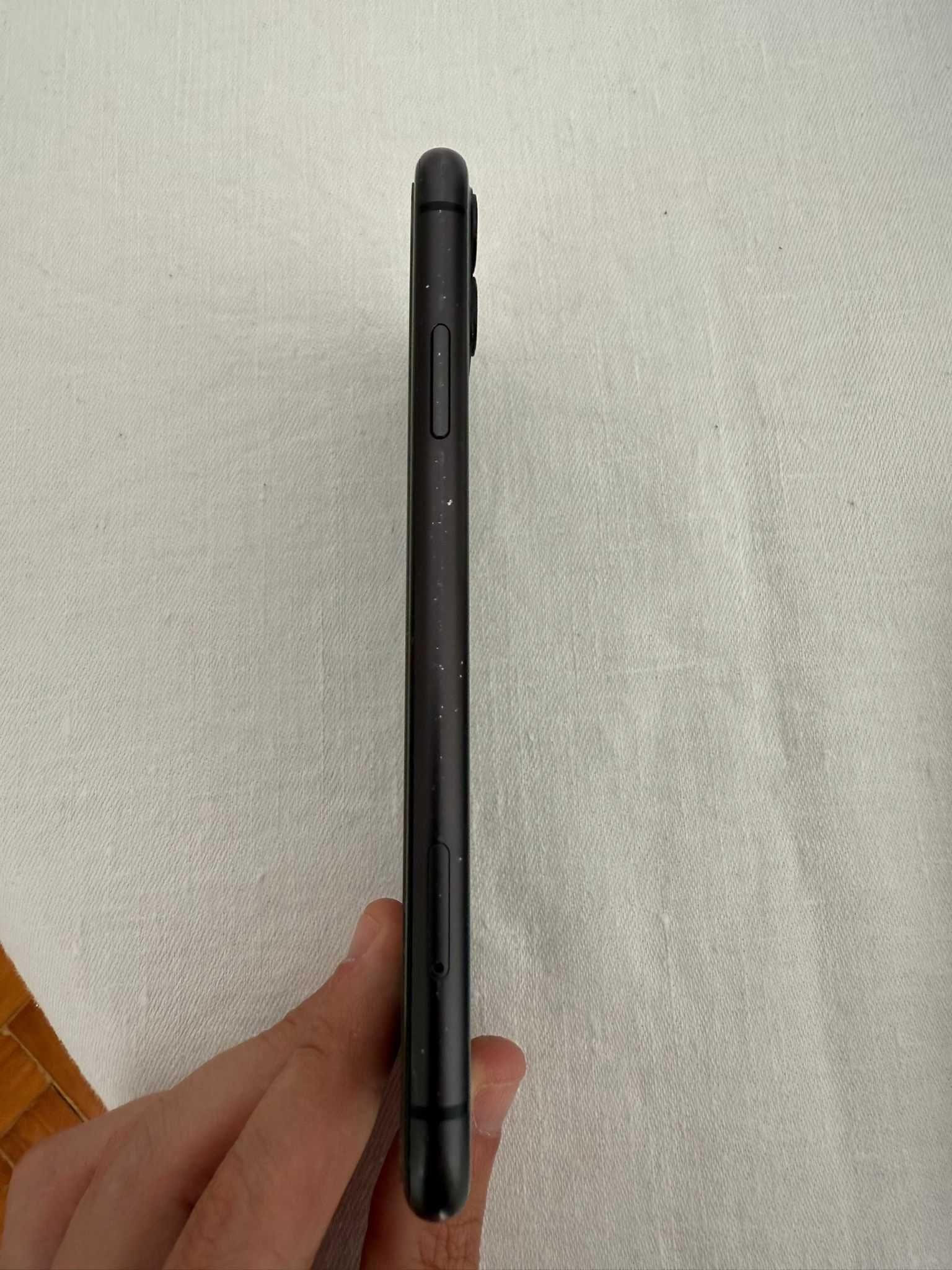 iPhone 11 128GB Preto