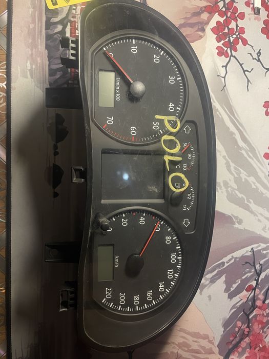 Приборна панель vw polo