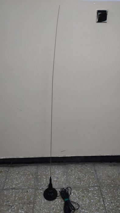Antena CB ML145 na szerokiej podstawie magnetycznej