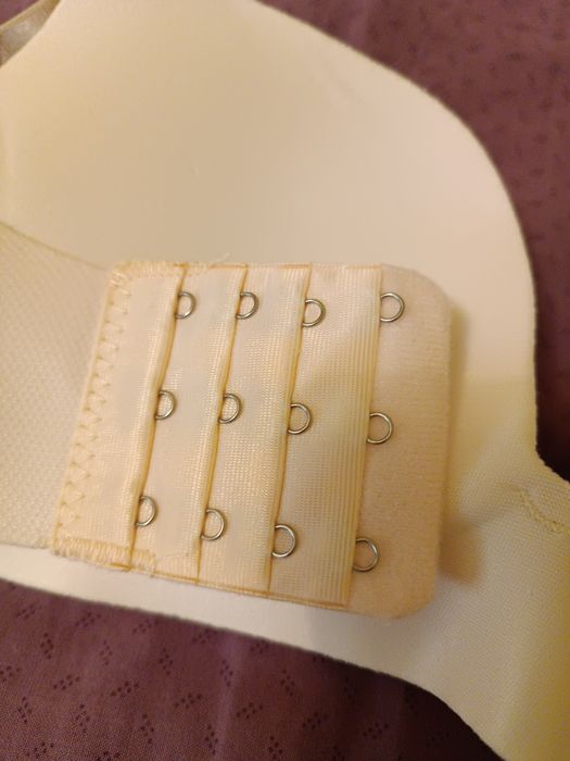 Безшовний бюстгальтер