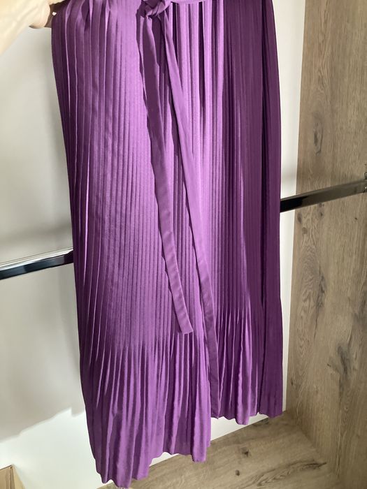 Платье миди Naf Naf с плесированным низом