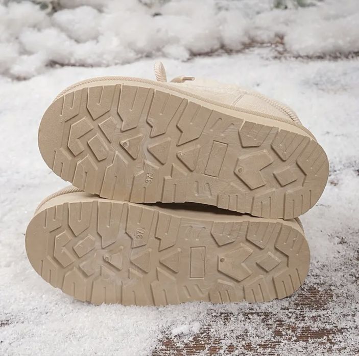 Місяцеходи жіночі молочні чорні 38р 38,5р 39р жіноче взуття