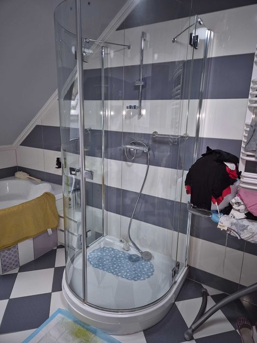 Kabina prysznicowa z brodzikiem