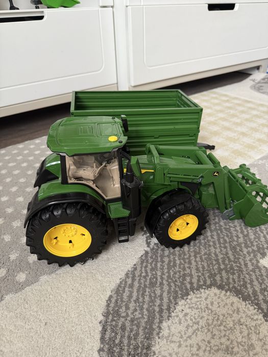 Traktor BRUDER John Deere