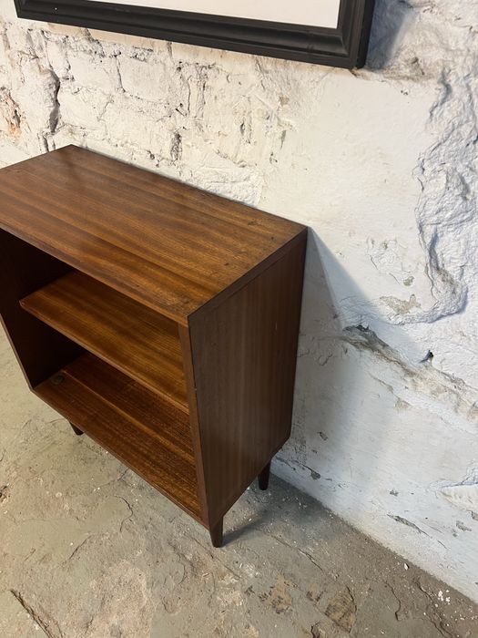 Piekna mała biblioteczka vintage retro prl