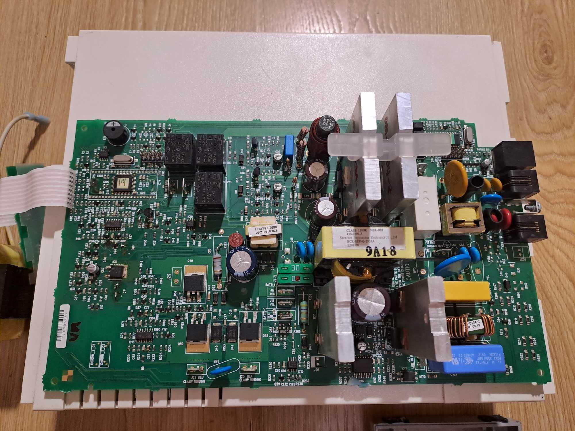 Бесперебійник ИБП APC Back-UPS RS 800VA