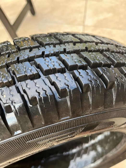 Opony zimowe 13 cali. 145/80 R13. 4 szt. Super stan.