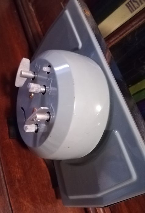 Relógio antigo com despertador