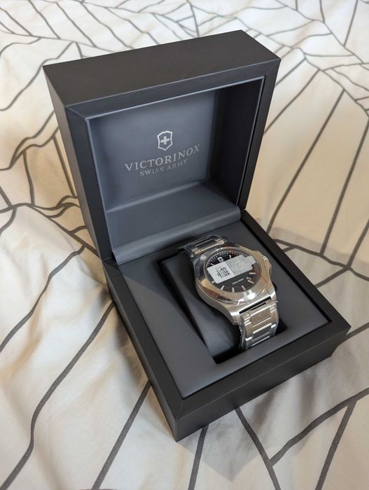 Victorinox INOX - zegarek Swiss Made Swiss Army
