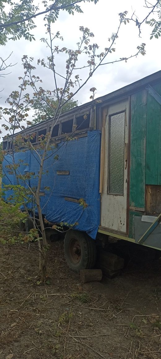 Павільйон, причеп для бджіл