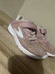 Buty dla dziewczynki.