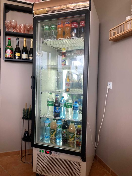 Szafa chłodnicza witrynowa przeszklona Firmy Gold