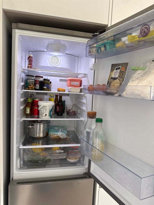 Frigorífico Combinado Beko RCNA320K20PT - 262L Classe Energética A+