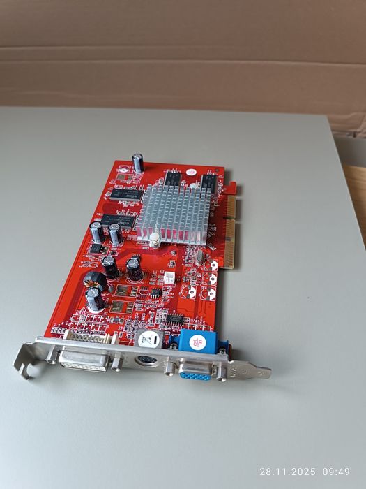 Karta graficzna ATI 9550 AGP8X Radeon 128MB