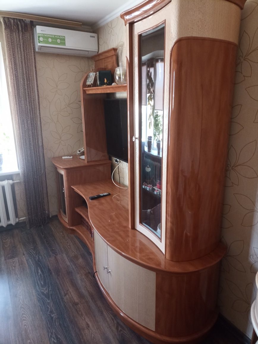 Меблі для залу, вітальні.