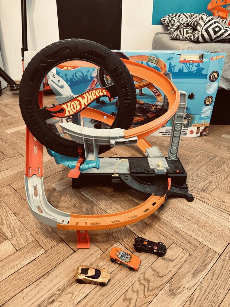 Hot wheels city hyper boost tire shop hiperator opona napęd elektrycz